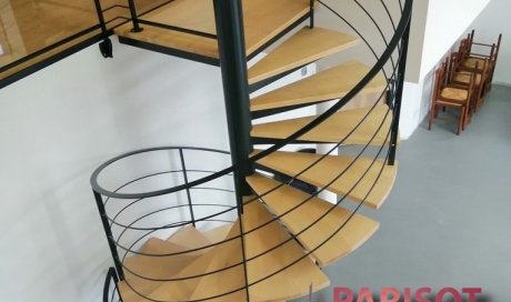 Escalier hélicoïdale métal et bois sur mesure, Vesoul, Métallerie PARISOT Jocelyn